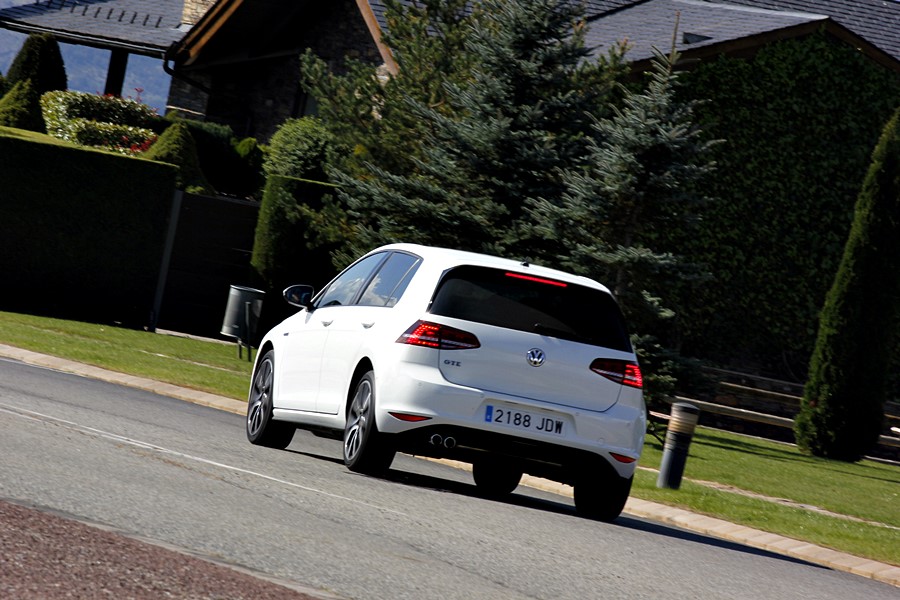 Volkswagen Golf GTE - fotografia: www.luxury360.es